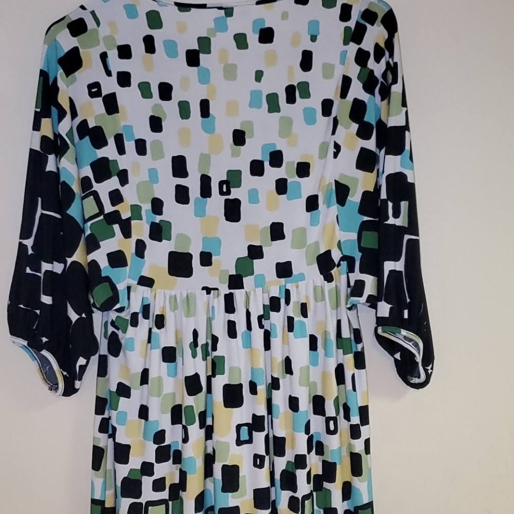 En focus Studio dress. - Picture 5 of 5